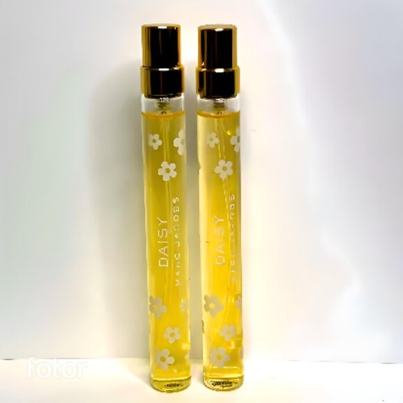 MARC JACOBS DAISY EDT 0.33 OZ SPRAY 2 PC LOT